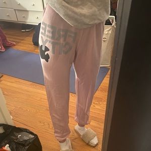 Free city sweatpants size small